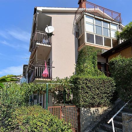 Apartment Near The Sea 650 Рабац Екстериор снимка