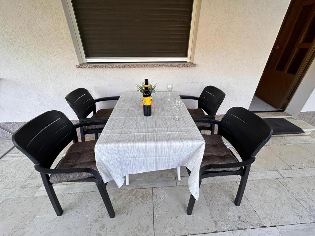 Apartment Near The Sea 650 Рабац Екстериор снимка