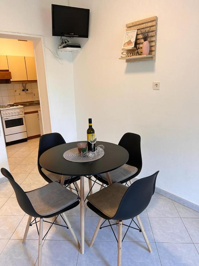 Apartment Near The Sea 650 Рабац Екстериор снимка
