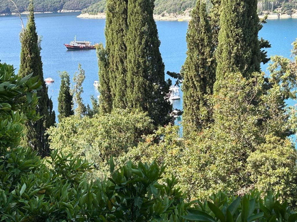 Apartment Near The Sea 650 Рабац Екстериор снимка