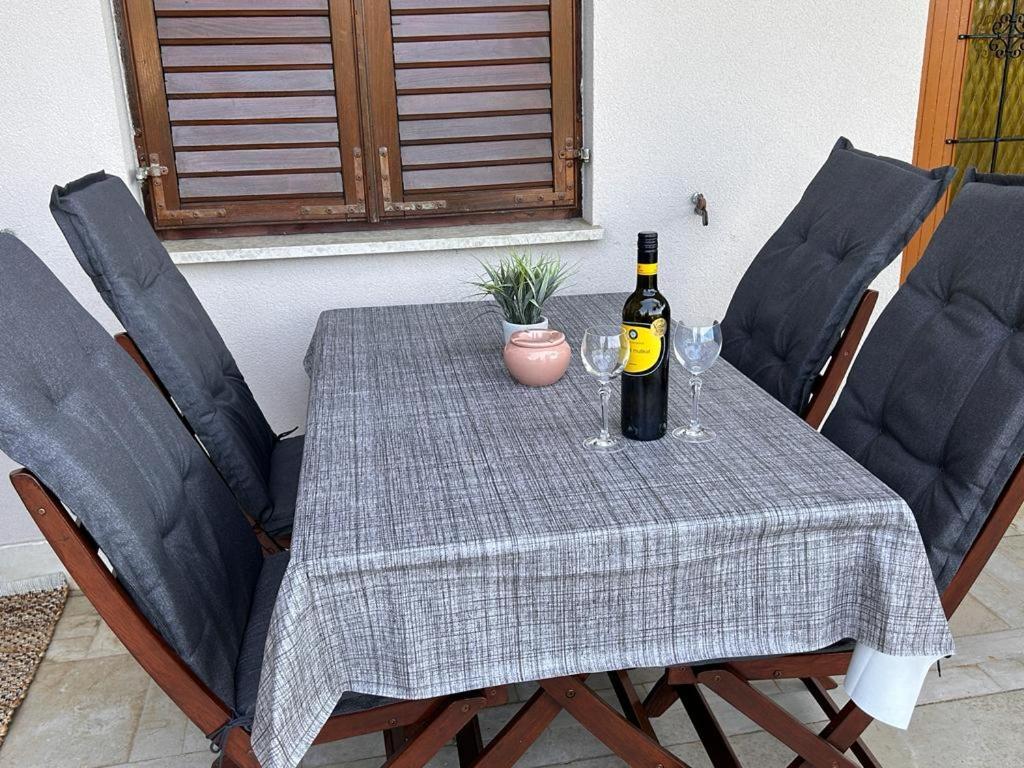Apartment Near The Sea 650 Рабац Екстериор снимка