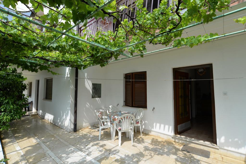 Apartment Near The Sea 650 Рабац Екстериор снимка