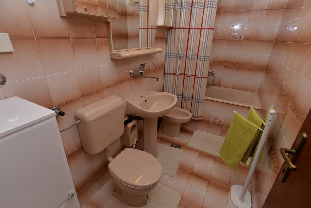 Apartment Near The Sea 650 Рабац Екстериор снимка