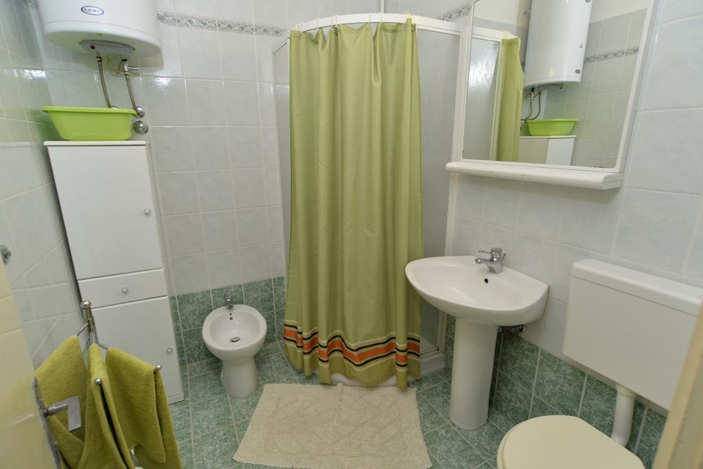 Apartment Near The Sea 650 Рабац Екстериор снимка